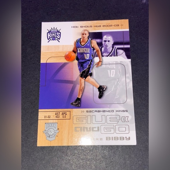 Mike Bibby cards (3) 2003-2004 - Picture 4 of 6